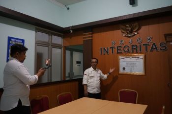 Kantor Pertanahan Bantul tunjukkan implementasi Zona Integritas melalui office tour dalam tahapan Desk Evaluasi WBBM