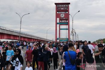 Merawat jembatan Ampera sebagai tempat wisata ramah wisatawan