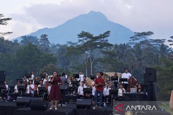 Festival Suar menyajikan cerita rakyat ke wahana musik orkestra