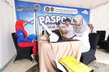 Imigrasi Kendari hadirkan layanan PASPORIA saat "Car Free Day" di Eks MTQ