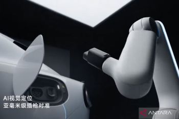 Xiaomi perkenalkan lengan robot untuk pengisian daya mobil listrik