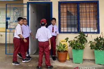 Disdik Batam subsidi biaya pendidikan bagi siswa kurang mampu
