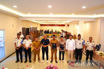 Permohonan paspor meningkat, Imigrasi bentuk Desa Binaan Imigrasi di Pesisir Selatan cegah TPPO