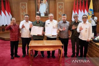 Pemkot Denpasar-Pelindo tanda tangani MoU pemanfaatan PSEL di Benoa