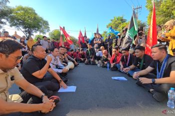 Ketua Komisi A DPRD Surabaya apresiasi aksi mahasiswa