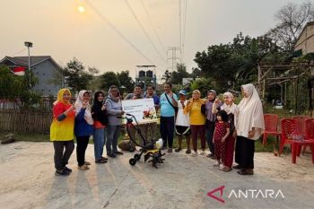 Pertagas salurkan mesin cultivator untuk TPS3R di Pamulang Barat