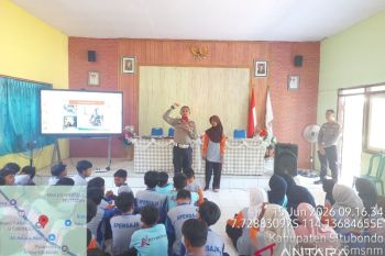 Polres Situbondo edukasi pelajar tentang keselamatan berlalu lintas