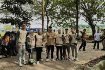 Setwan Batola aksi bersih-bersih di Taman Palagan Marabahan