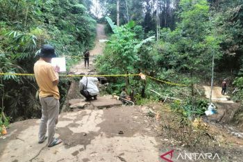 Tiga dusun di OKU Selatan terisolasi akibat jembatan ambruk