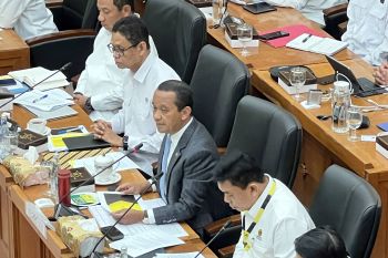 Bahlil bentuk tim pengadaan batu bara untuk atasi kendala PLN