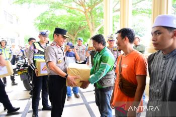 Polda Jambi Salurkan 1.000 Paket Sembako dan Lepas Bantuan Sosial Sambut Hari Bhayangkara ke-80