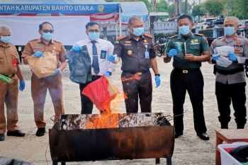 Kejari Barito Utara musnahkan barang bukti 22 perkara