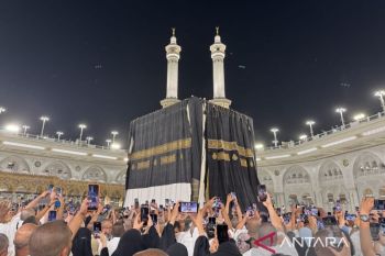 Syahdunya pergantian kiswah sambut tahun baru di Tanah Suci