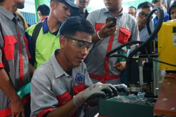 PLN Lampung raih penghargaan TOP CSR Award melalui pendidikan vokasi