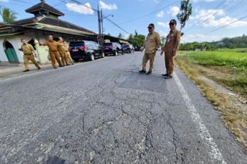 Pemprov Jateng menambah alokasi pembangunan jalan perbatasan