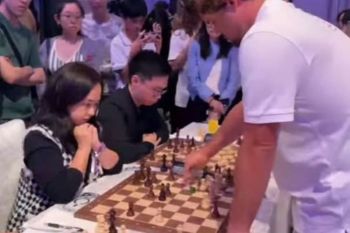 Pecatur Indonesia Chelsie Monica permalukan Magnus Carlsen