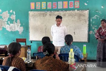 Wapres tinjau MBG di Ende, periksa fasilitas sekolah