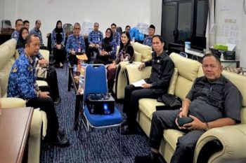 Komisi I DPRD Barut awasi pendistribusian bantuan seragam dan peralatan sekolah