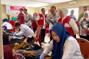 PMI Palembang gandeng PGRI tambah 100 kantong stok darah