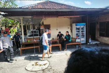 Satpol PP Denpasar bantu warga diduga gangguan jiwa dapat perawatan
