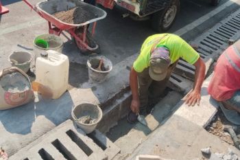 Pemkot Semarang percepat penataan drainase Simpang Lima