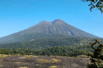 Mount Rinjani cracks down on hiker waste with local community help