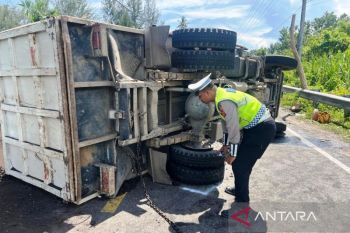 Polisi selidiki kasus truk muatan batu bara terbalik di lintas Meulaboh-Calang