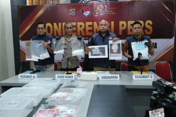 Polisi bekuk dua pengedar, 3 kg sabu lebih diamankan