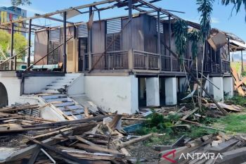 Rumah bersejarah lokasi pengibaran Merah Putih di Gorontalo dibongkar