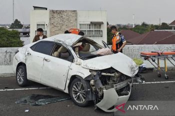 Delapan orang terluka akibat kecelakaan beruntun di Tol Becakayu