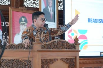 200 mahasiswa berprestasi terima beasiswa dari Pemkot Magelang
