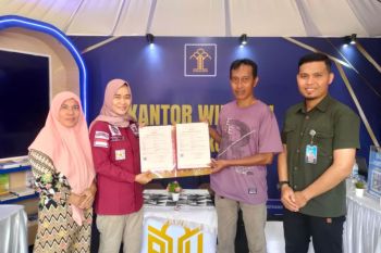 Semarak Festival Tabut 2026: Kementerian Hukum Bengkulu serahkan hak cipta lagu "Bimbang Gedang" dan "Tobo Kito