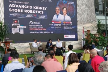 Robot Zamenix bantu penderita batu ginjal tanpa operasi