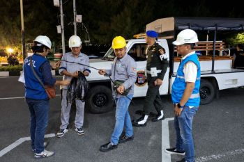 PLN bersama 70 Personil Gabungan Tertibkan Pemakaian Listrik di Pantai Taplau Padang