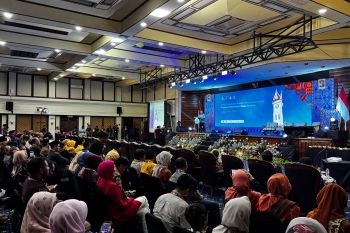 Dirkeu PT Semen Padang Kemukakan Fakta Ilmiah Konstruksi Jam Gadang di Seminar Internasional, Soroti Peran Teknologi Beton