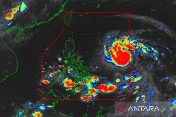 Badai Francisco menguat, picu peringatan pertama di Filipina
