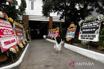HUT ke-499, Balai Kota Jakarta dibanjiri karangan bunga