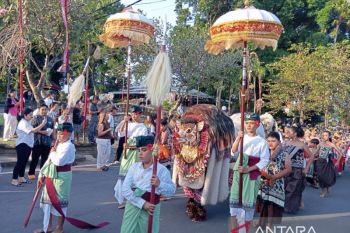 Parade Nglawang curi perhatian di Pesta Kesenian Bali 2026