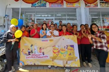 Alfamart dan Nestl Indonesia perluas jangkauan program sahabat posyandu untuk ribuan ibu dan anak