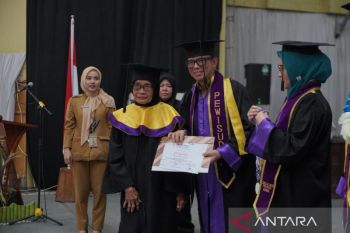 598 lansia lulus Program Sekolah Lansia di Kabupaten OKU