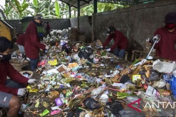 Dinas Lingkungan Hidup Subang minta masyarakat biasakan pilah sampah