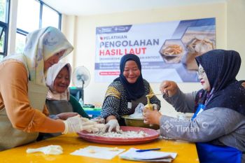 Dinperkan Bangka-PT Timah latih warga pesisir olah hasil laut
