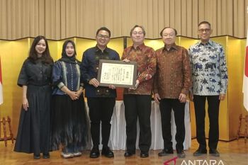 Direktur The Voice of Istiqlal terima penghargaan Dubes Jepang