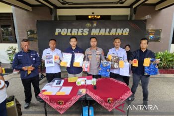 Polres Malang tangkap dua ASN gadungan tersangka penipuan UMKM