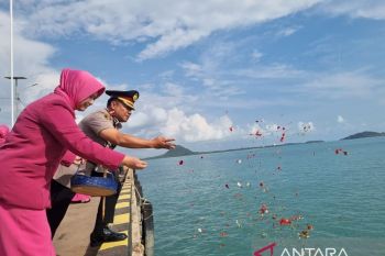 Kapolres Bangka Selatan sebut upacara tabur bunga untuk mengenang jasa pahlawan