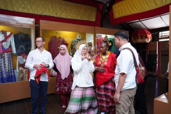 Baju bodo khas Bugis-Makassar dikenalkan ke delegasi IGS 2026