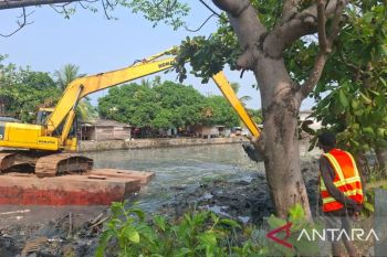 Permudah nelayan, Pemprov Banten normalisasi muara sungai di Karangantu
