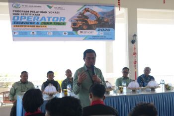 PT Vale latih 35 pemuda Luwu Timur jadi operator alat berat tersertifikasi