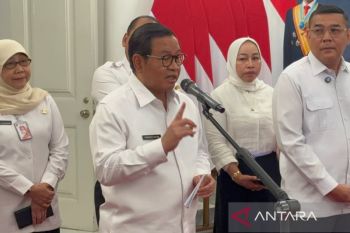 Pramono tindak tegas warga yang masih buang sampah sembarangan