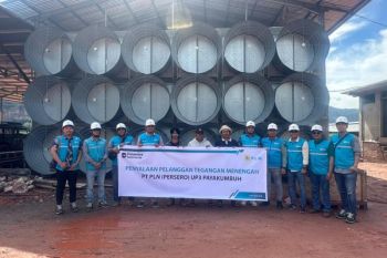 PLN UP3 Payakumbuh Perkuat Usaha Peternakan Ayam dengan Pasokan Listrik 240 kVA